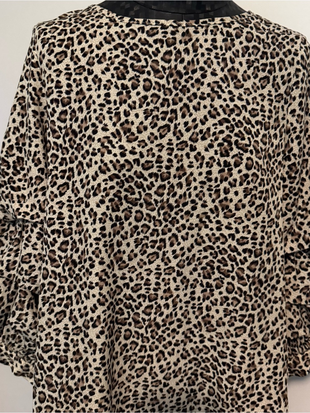 P Luca Milano Adorable high low top w/three quarter length sleeves with gathers - Picture 3 of 11